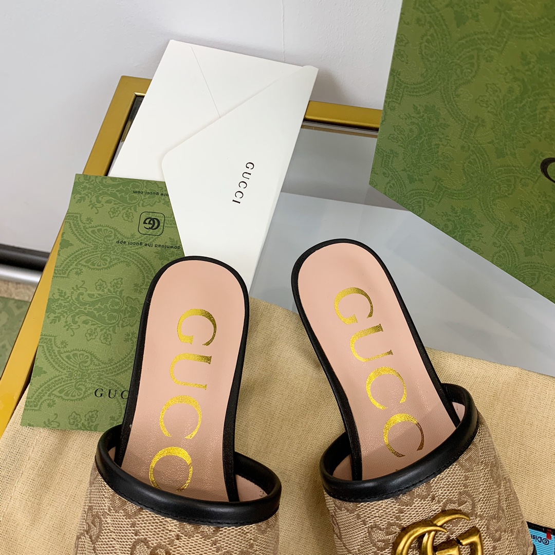 G*u*i slippers 79