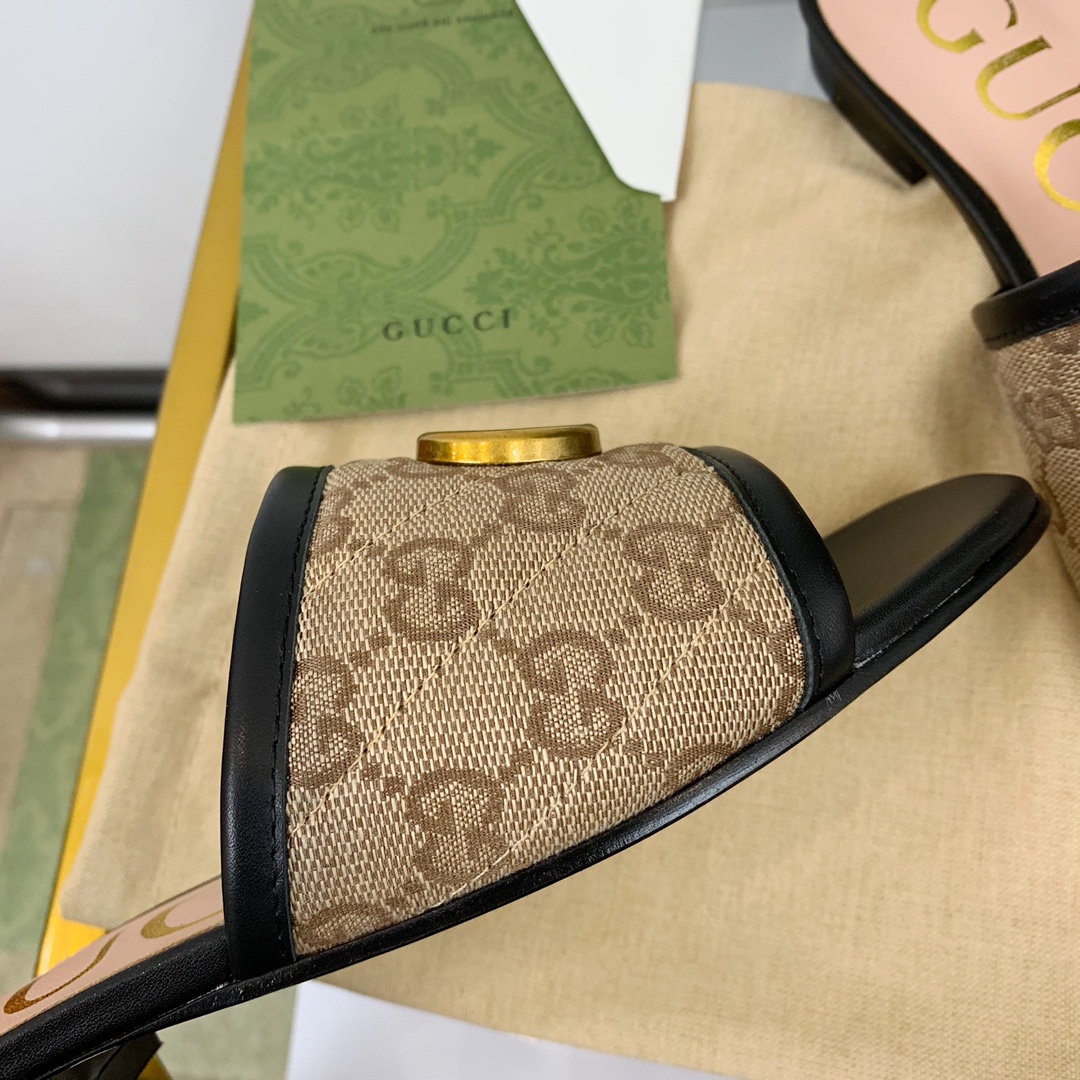G*u*i slippers 79