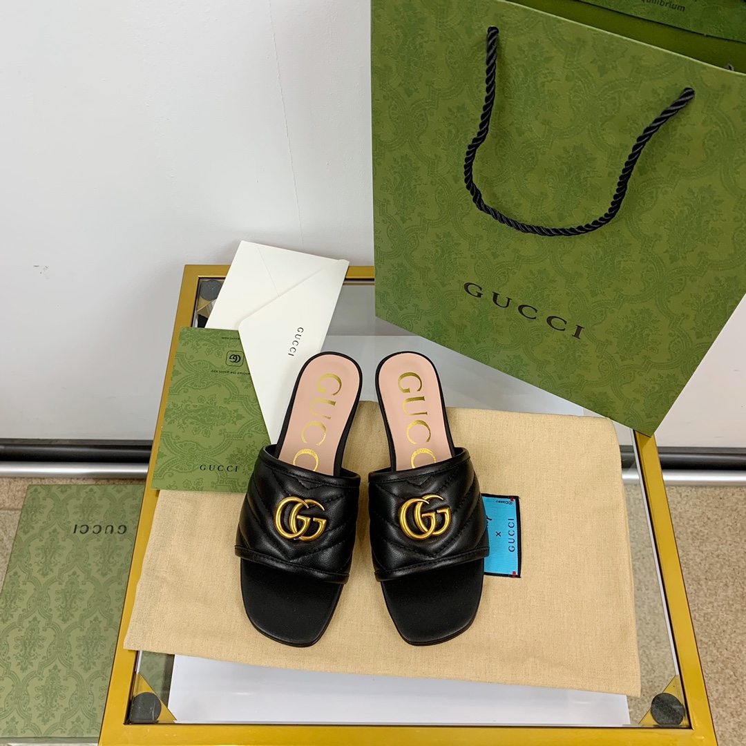 G*u*i slippers 80