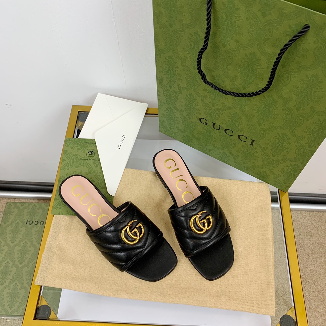 G*u*i slippers 80