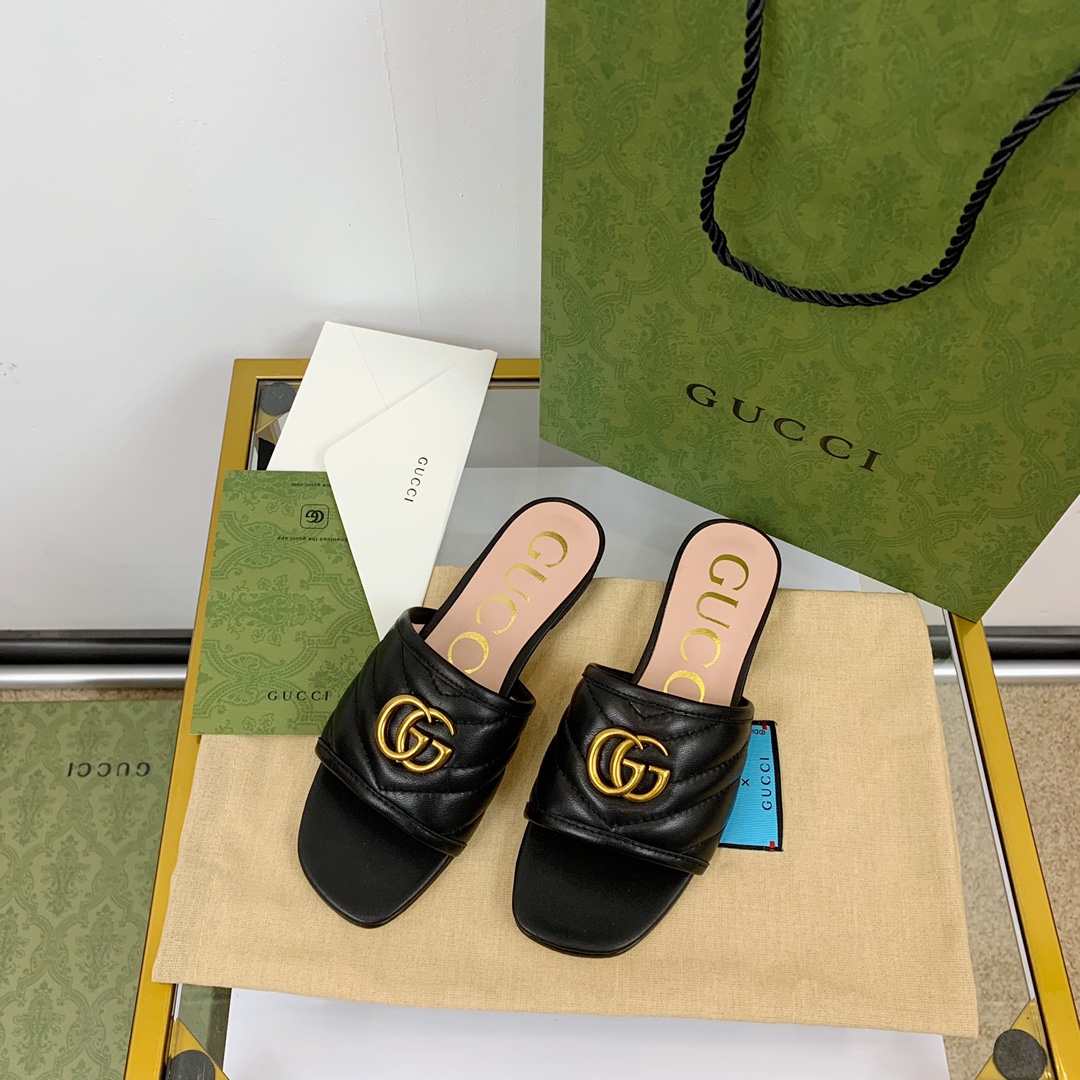 G*u*i slippers 80