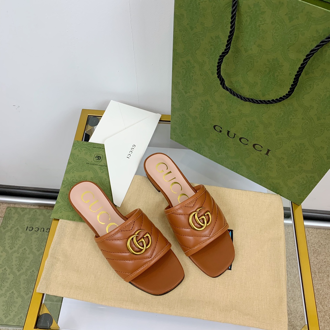 G*u*i slippers 81