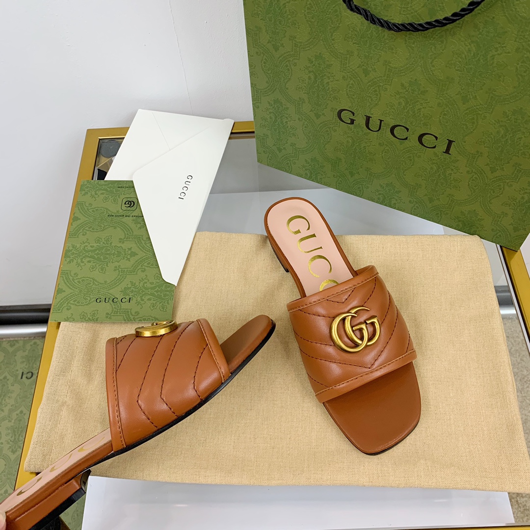 G*u*i slippers 81