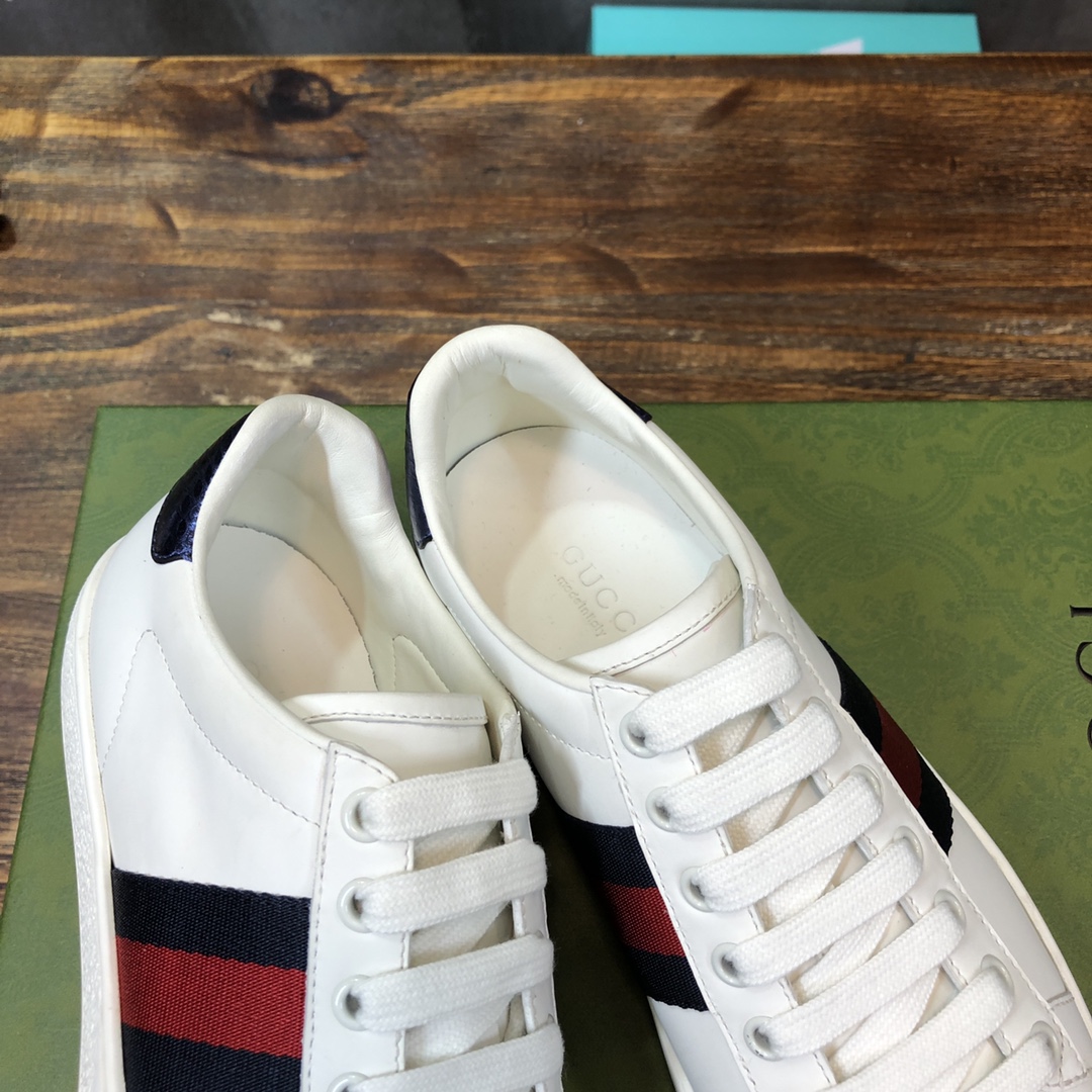 G*u*i flats 44