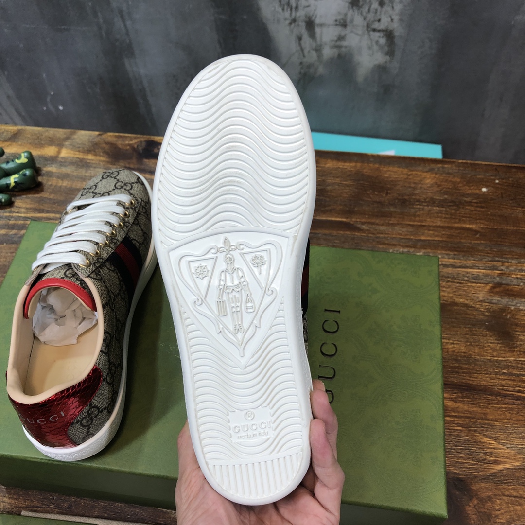 G*u*i flats 45