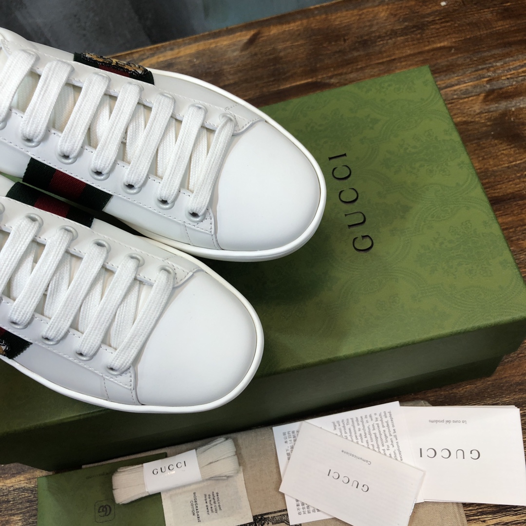 G*u*i flats 49