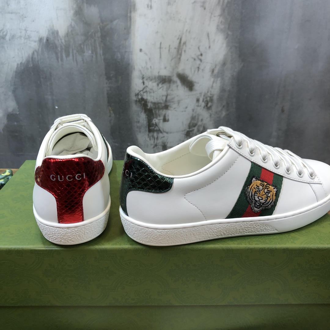 G*u*i flats 49
