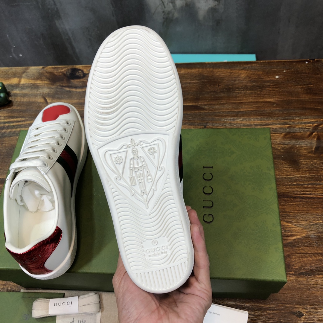 G*u*i flats 50