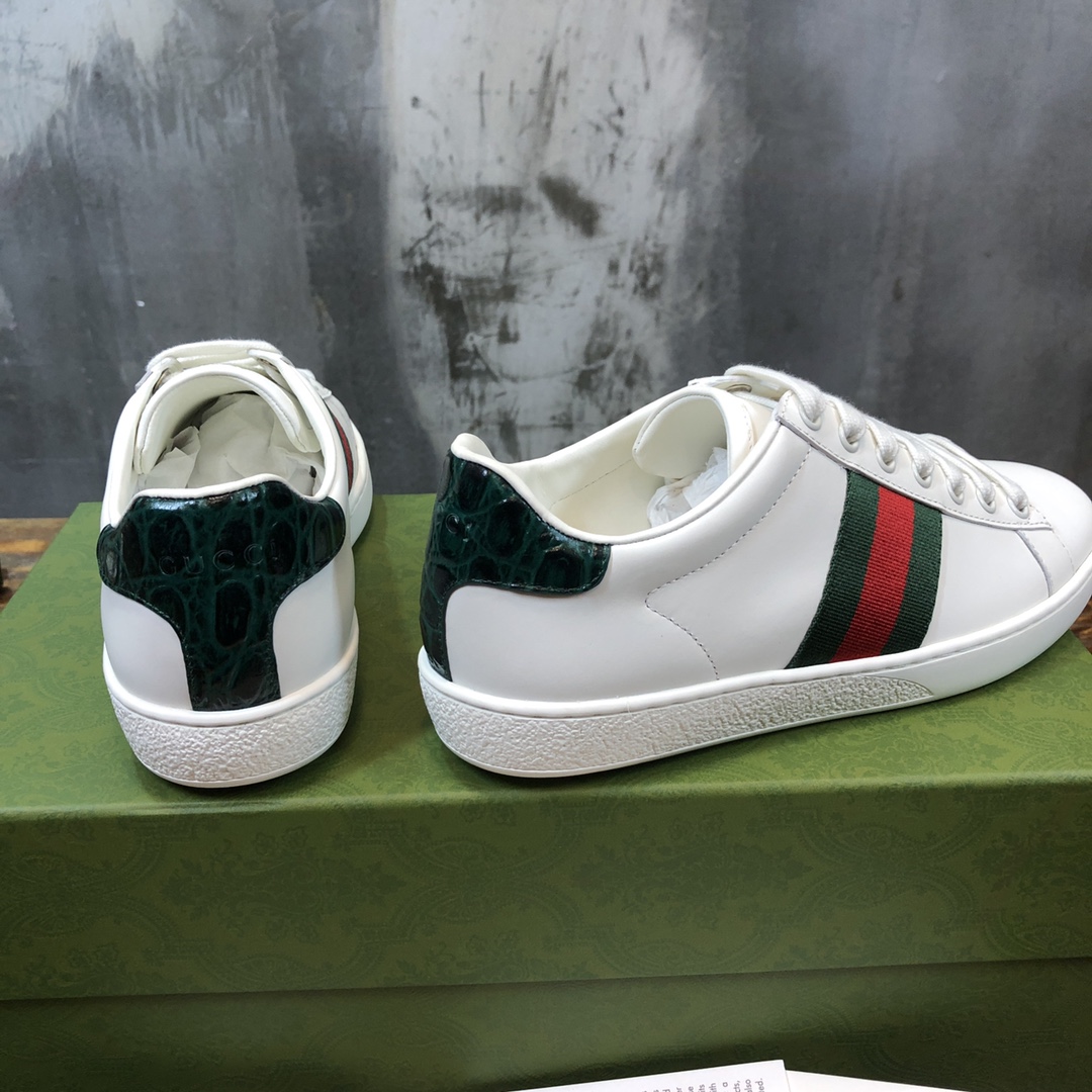 G*u*i flats 51