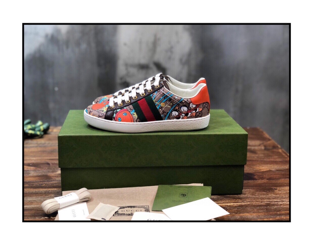 G*u*i flats 54