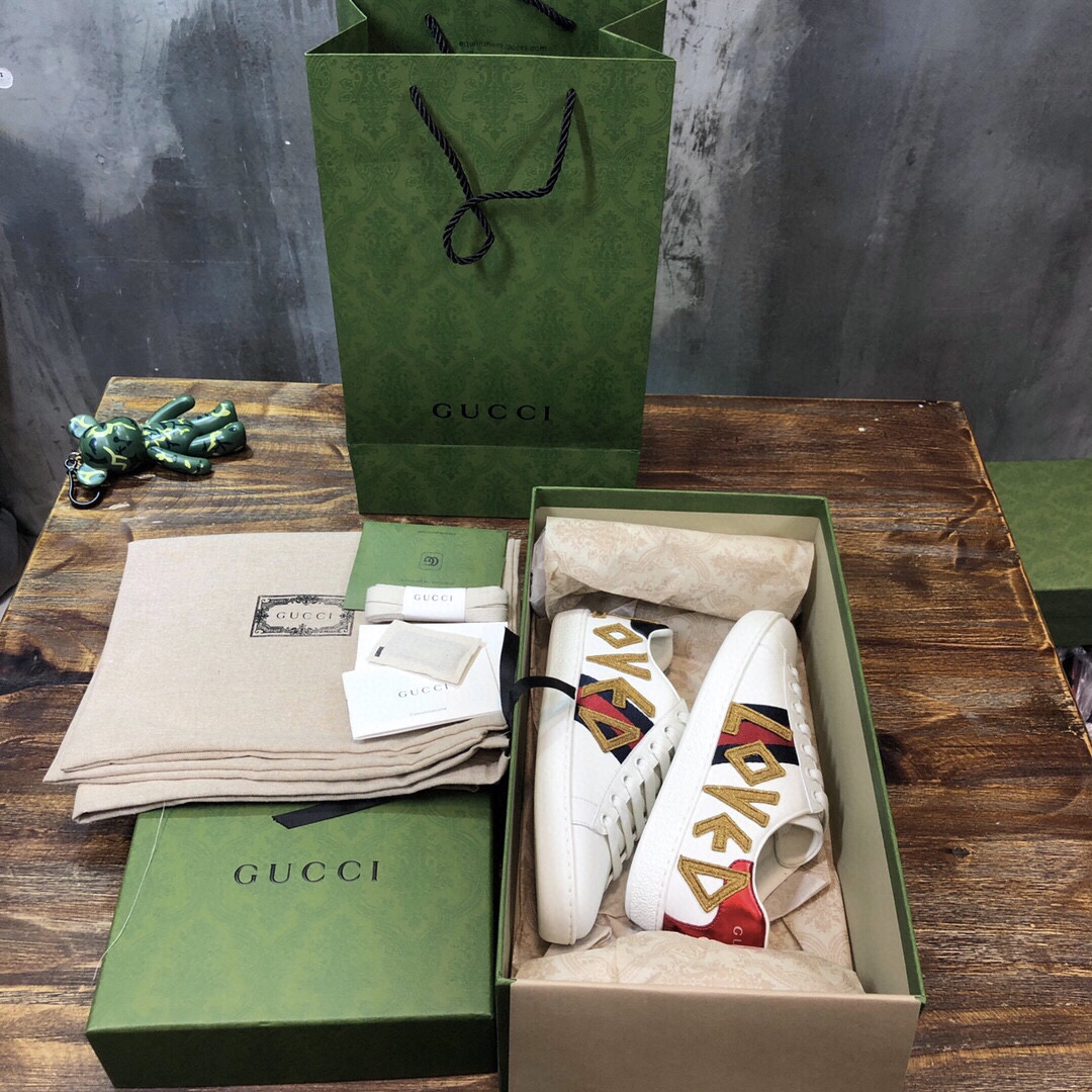 G*u*i flats 59