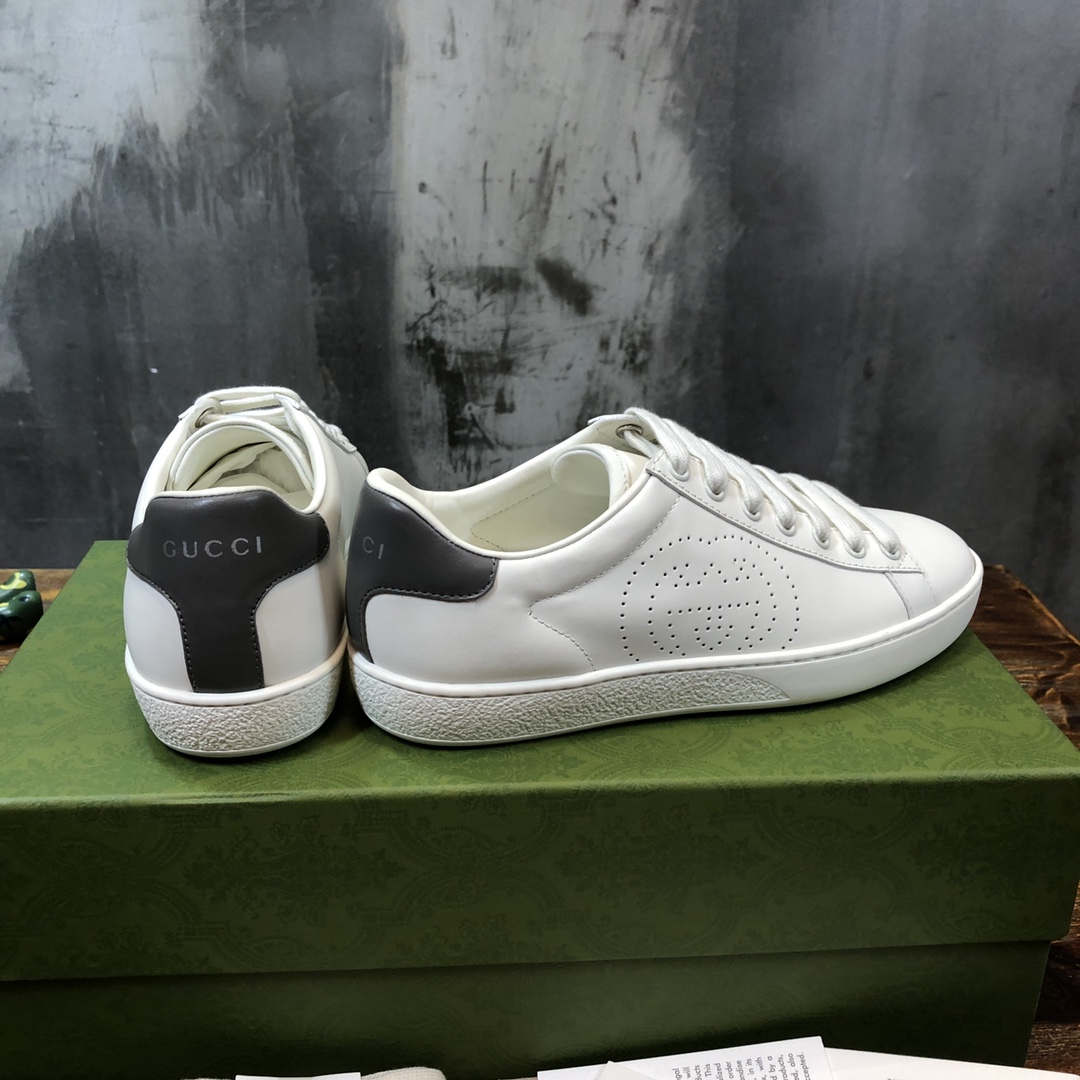 G*u*i flats 61