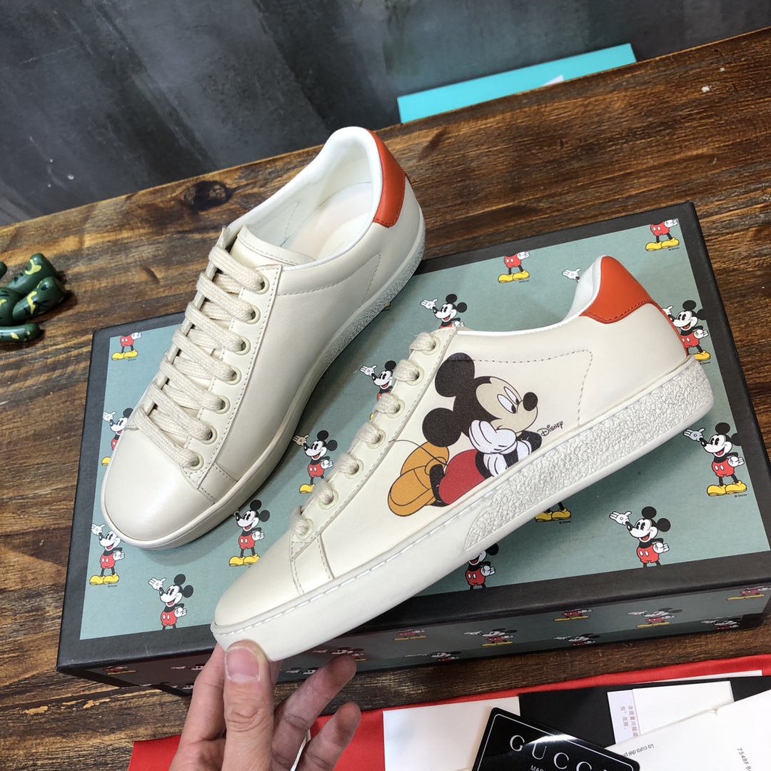 G*u*i flats 74