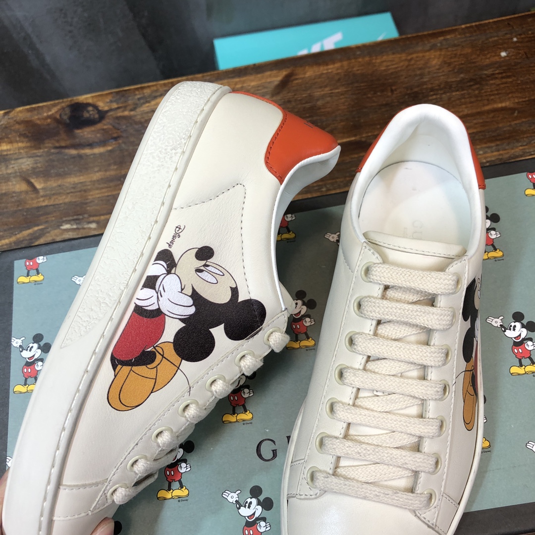 G*u*i flats 74