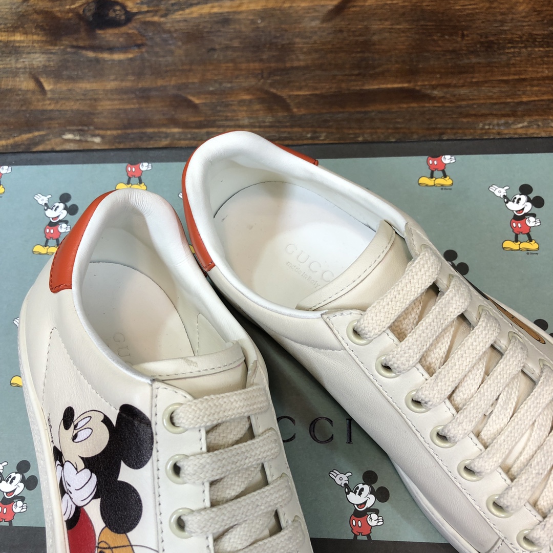 G*u*i flats 74