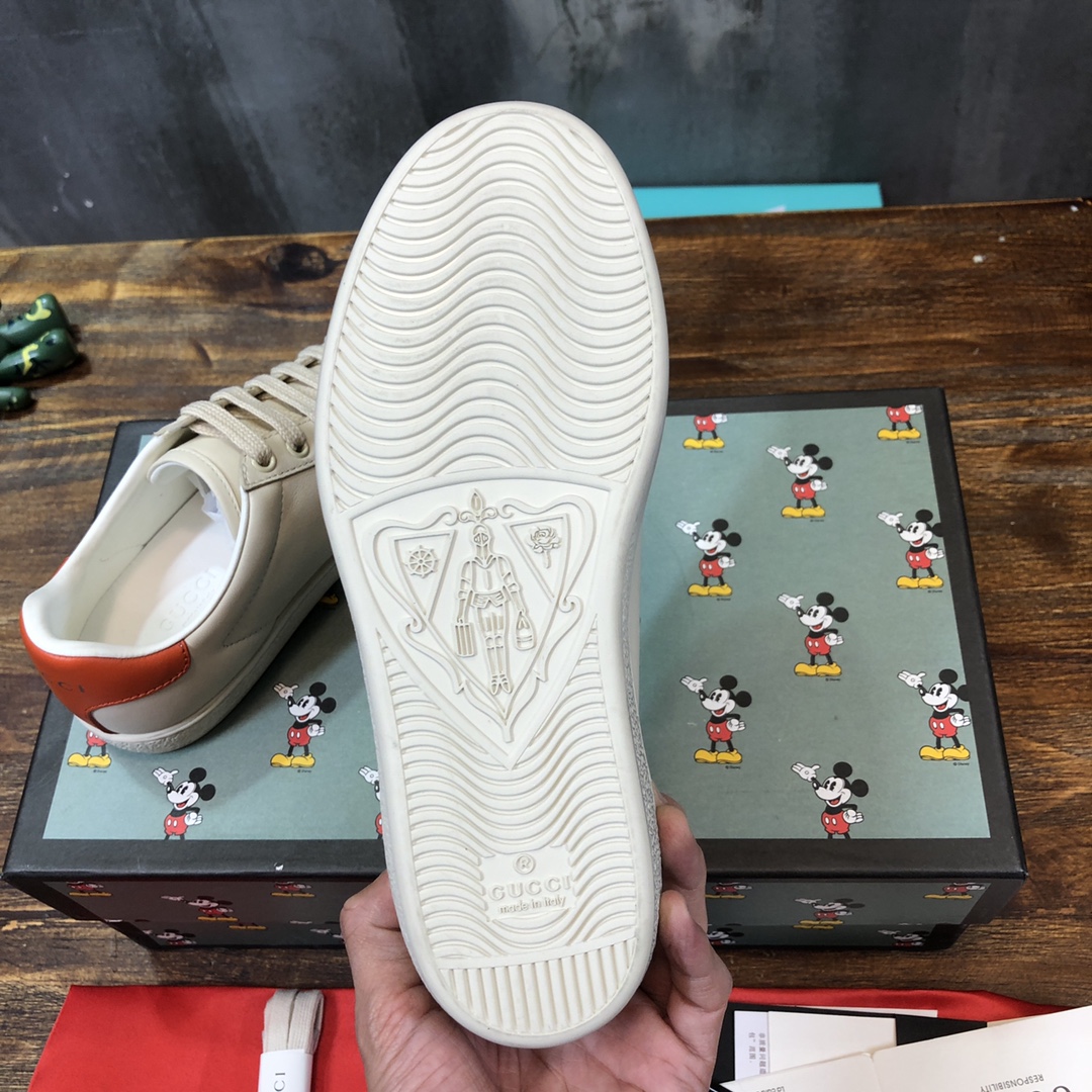 G*u*i flats 74