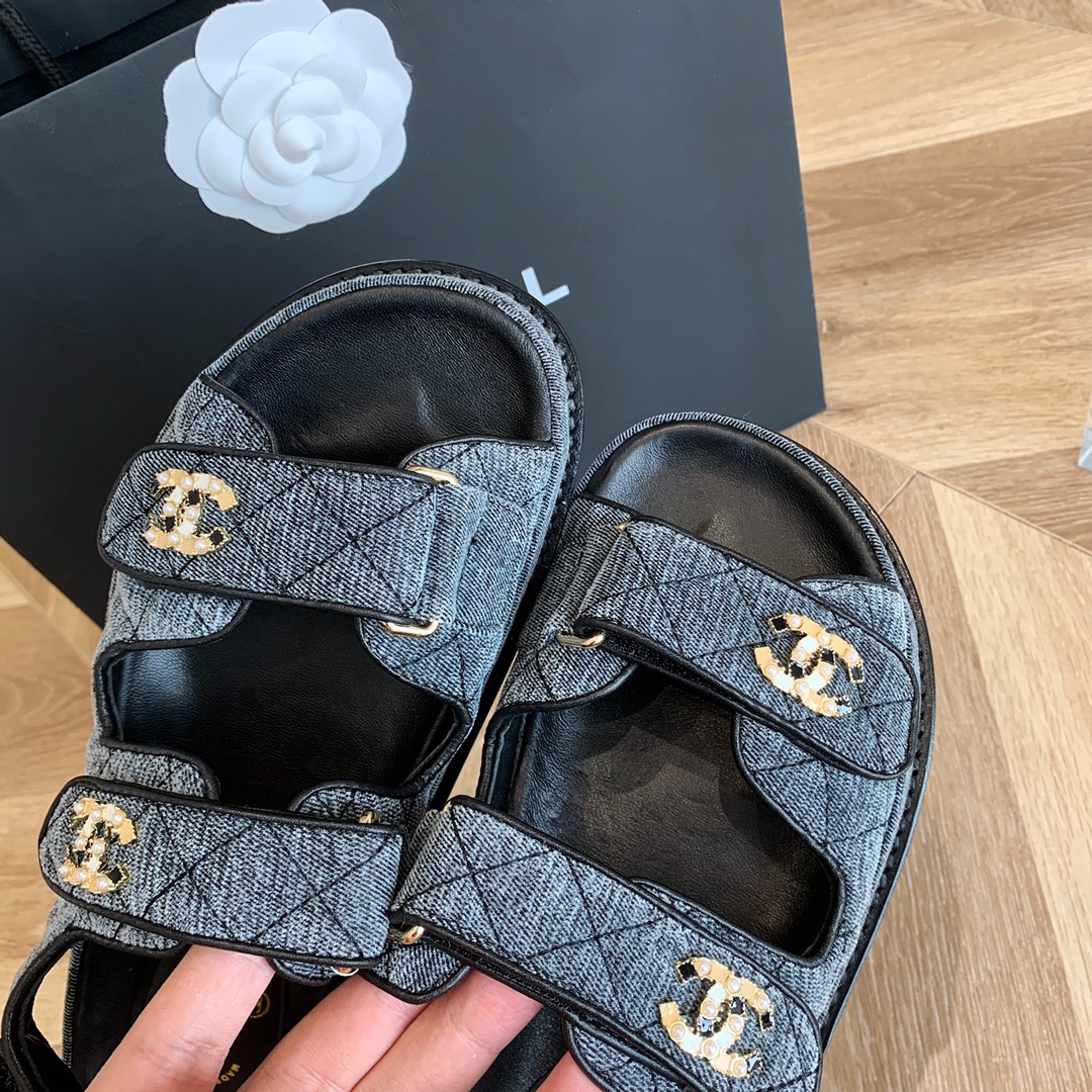 Ch*el slippers 1