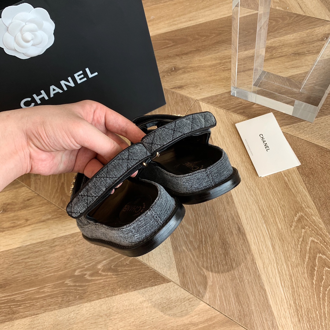 Ch*el slippers 1