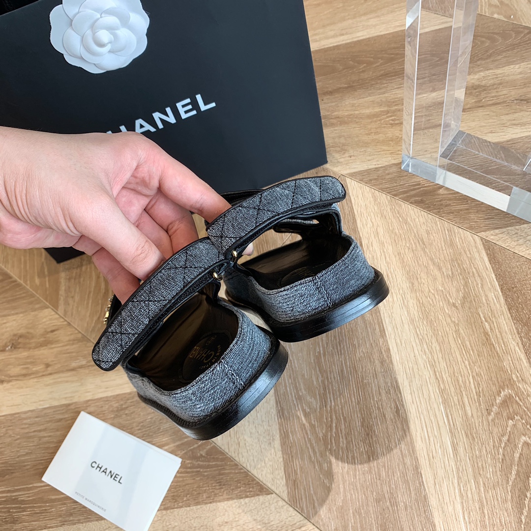 Ch*el slippers 2