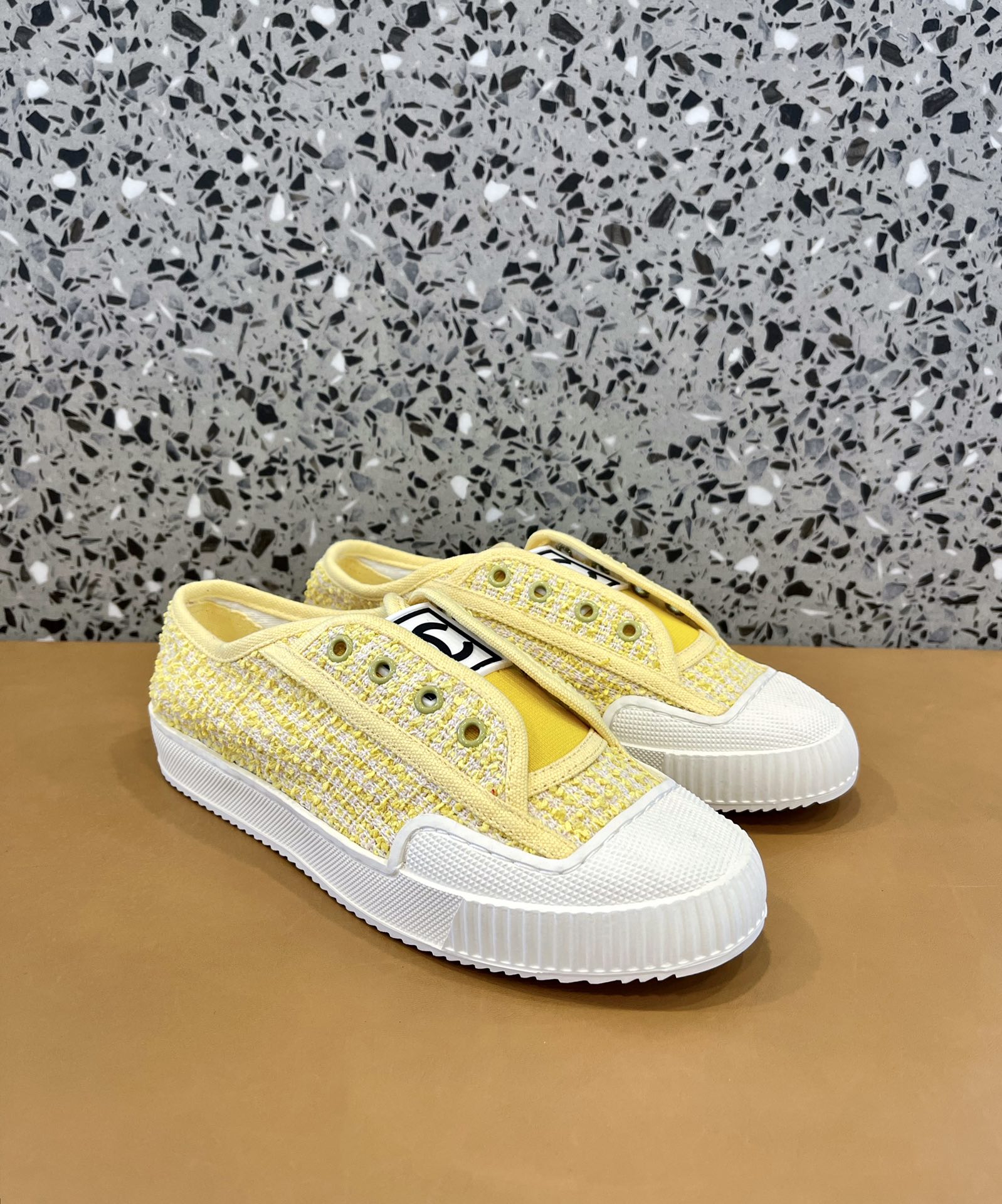 Ch*el flats 10
