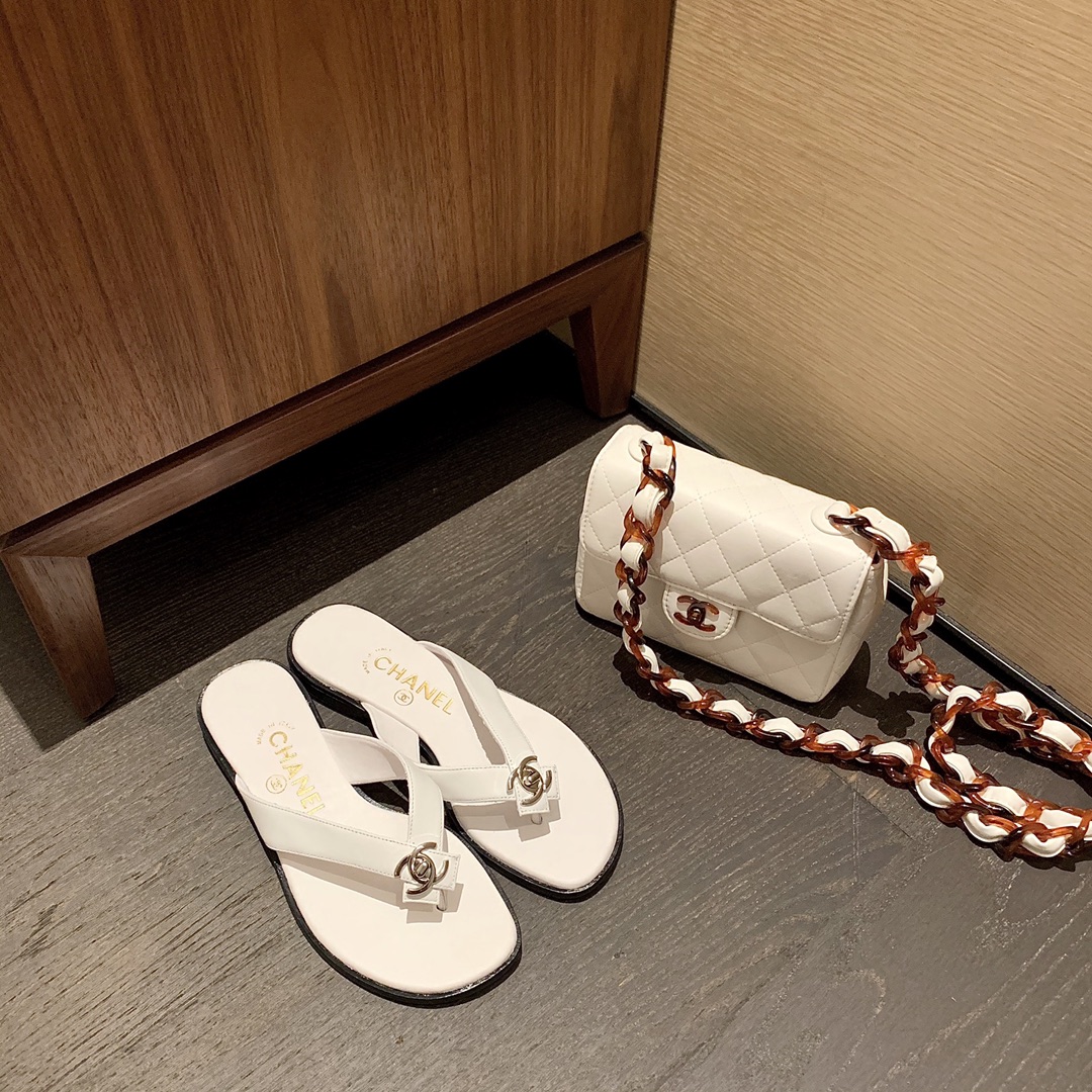 Ch*el slippers 10
