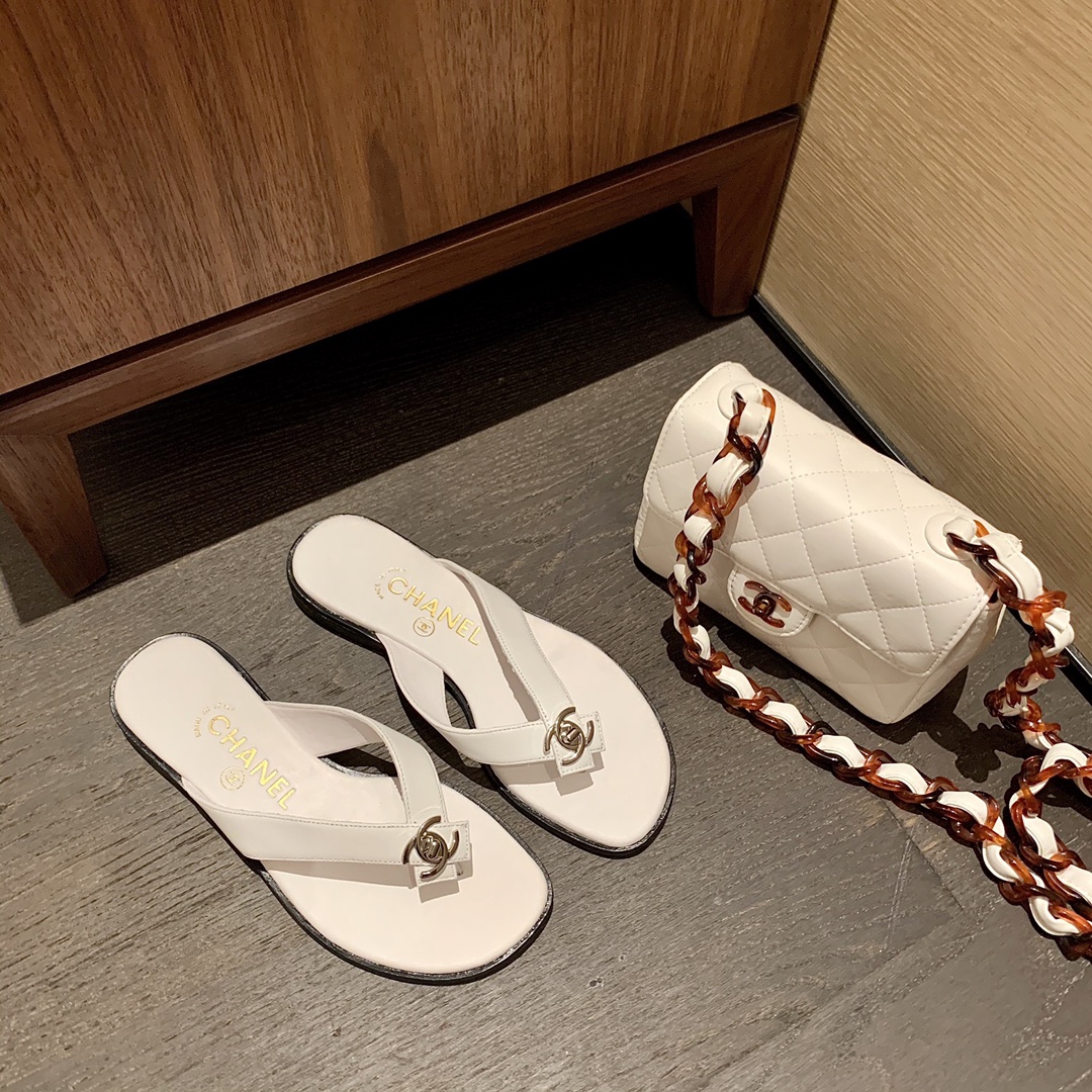 Ch*el slippers 10