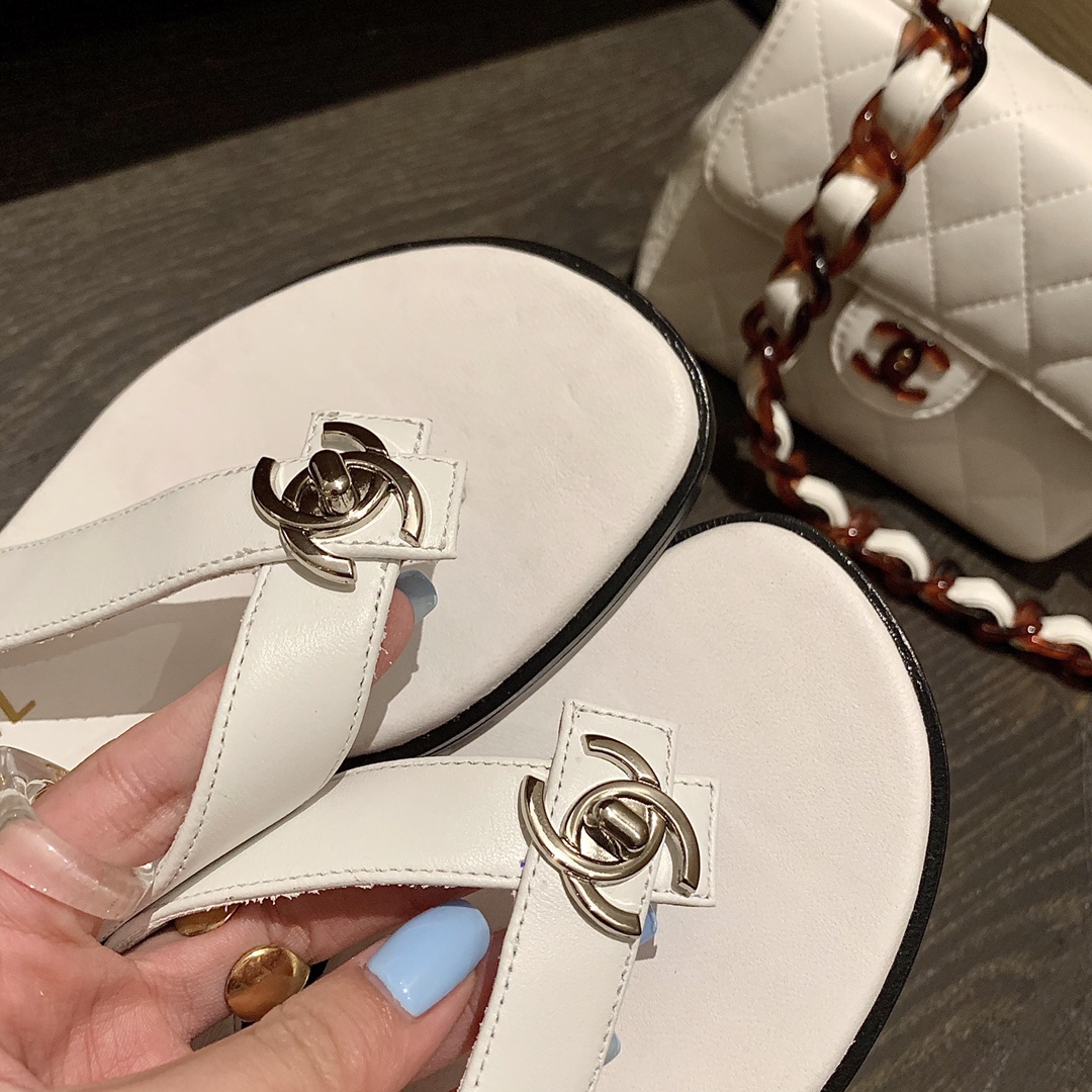 Ch*el slippers 10