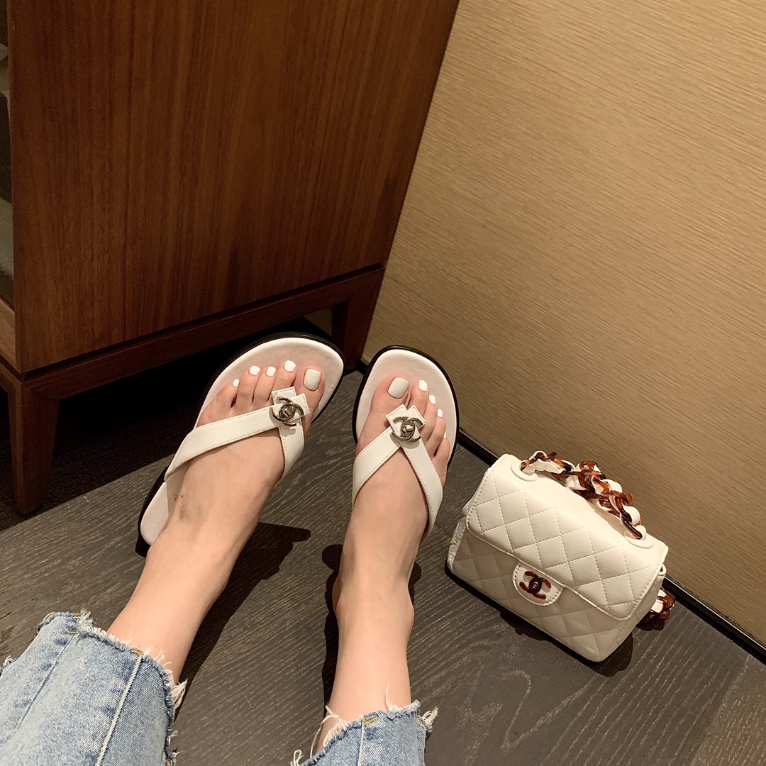 Ch*el slippers 10