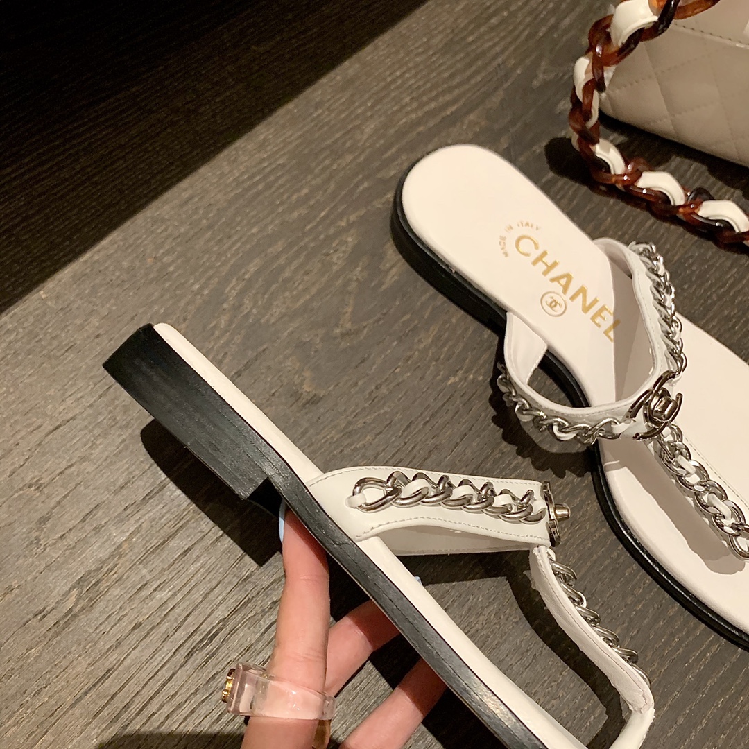 Ch*el slippers 11