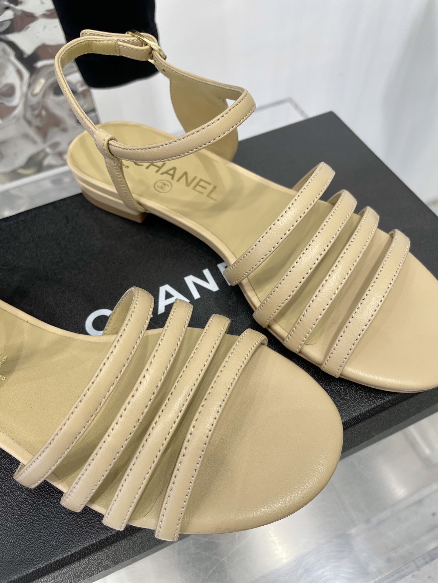 Ch*el slippers 16