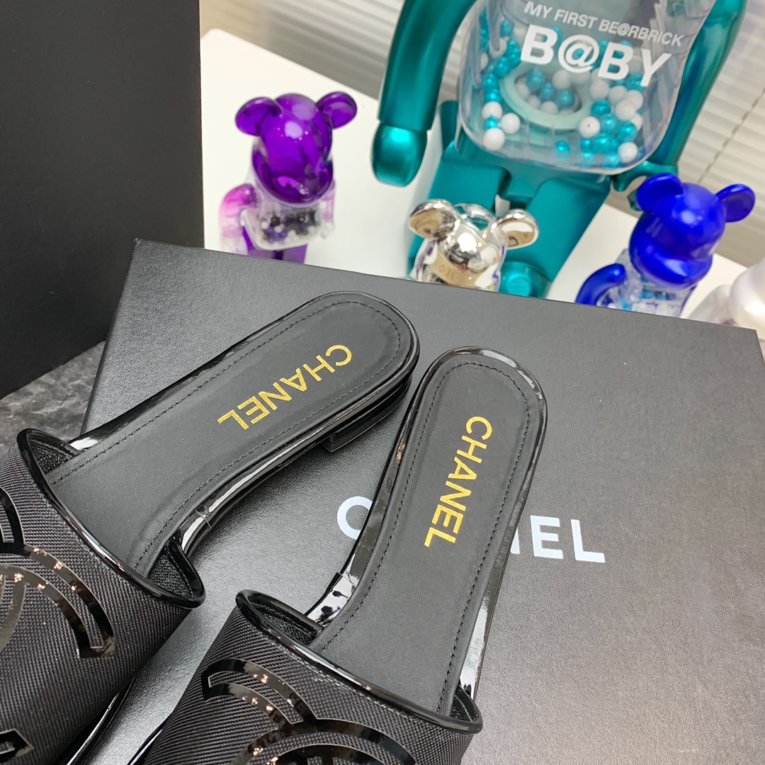 Ch*el slippers 31