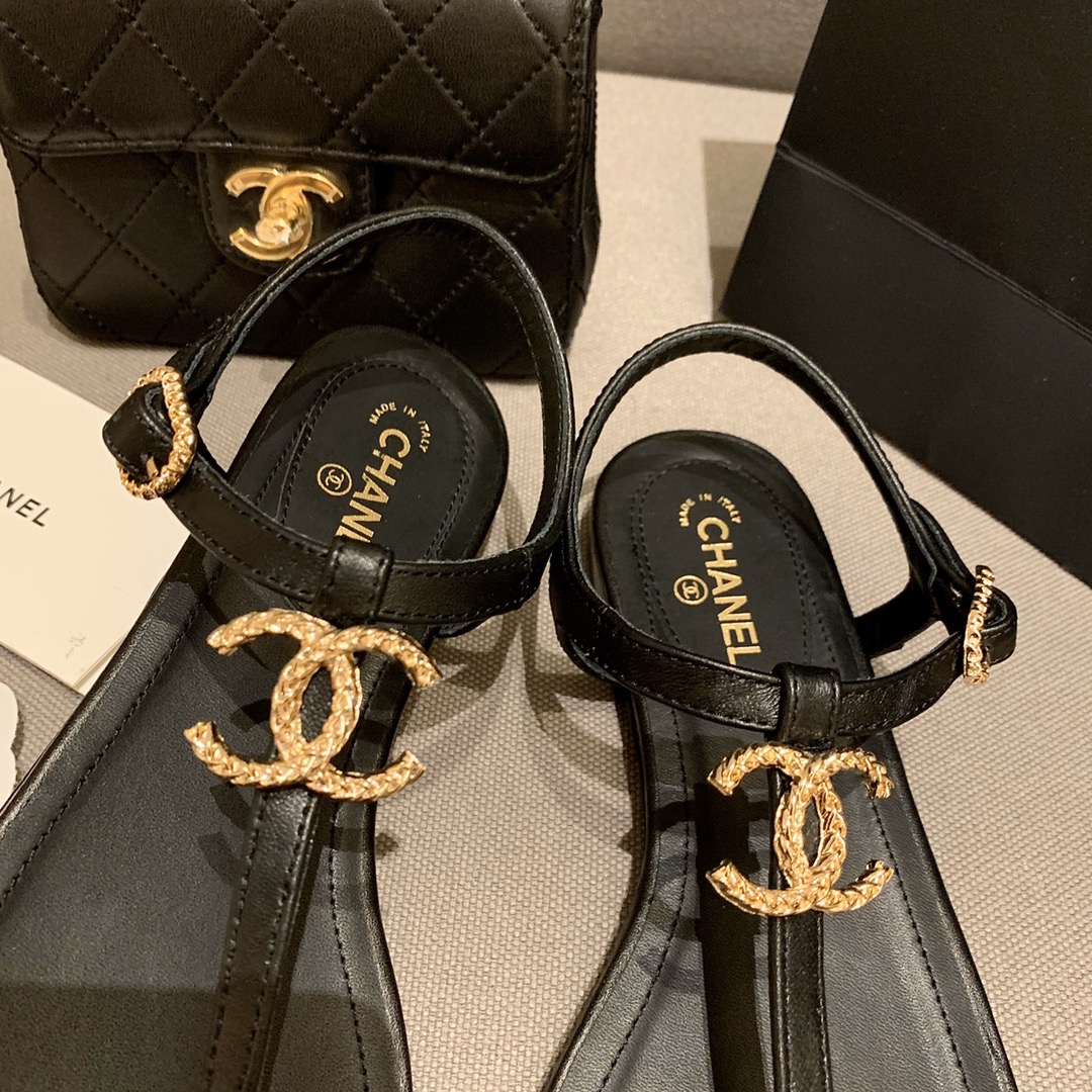 Ch*el slippers 52