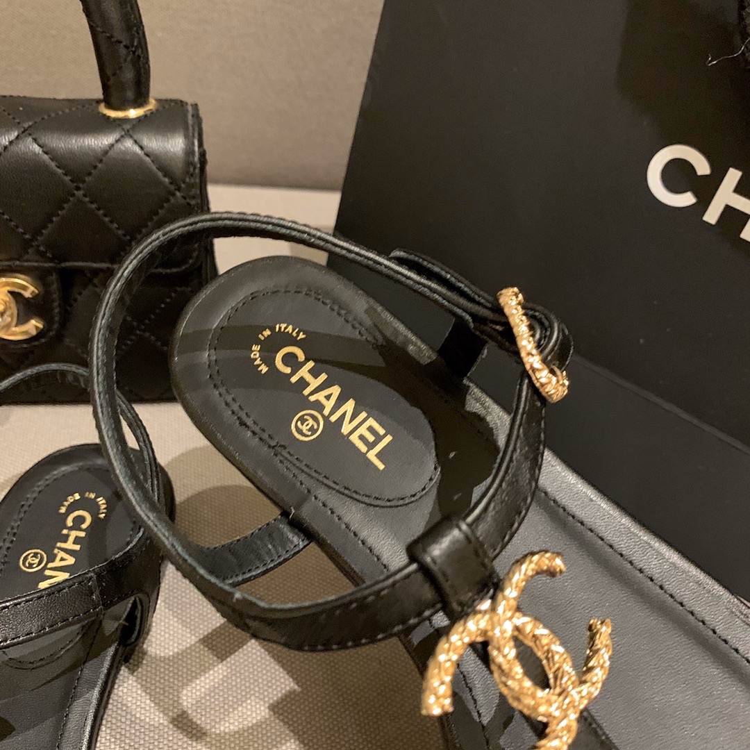 Ch*el slippers 52
