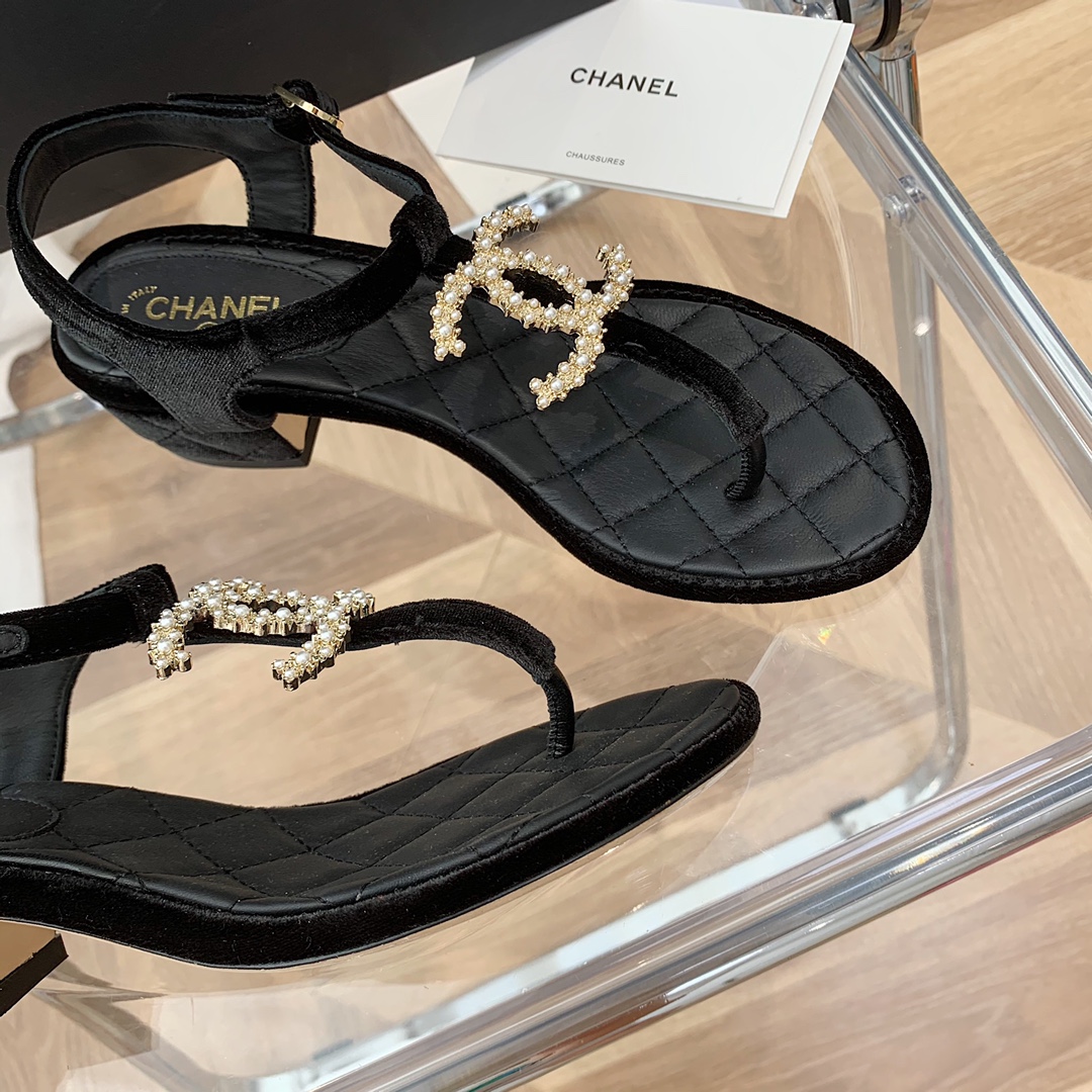 Ch*el slippers 59