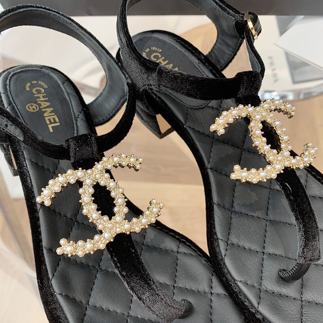 Ch*el slippers 59
