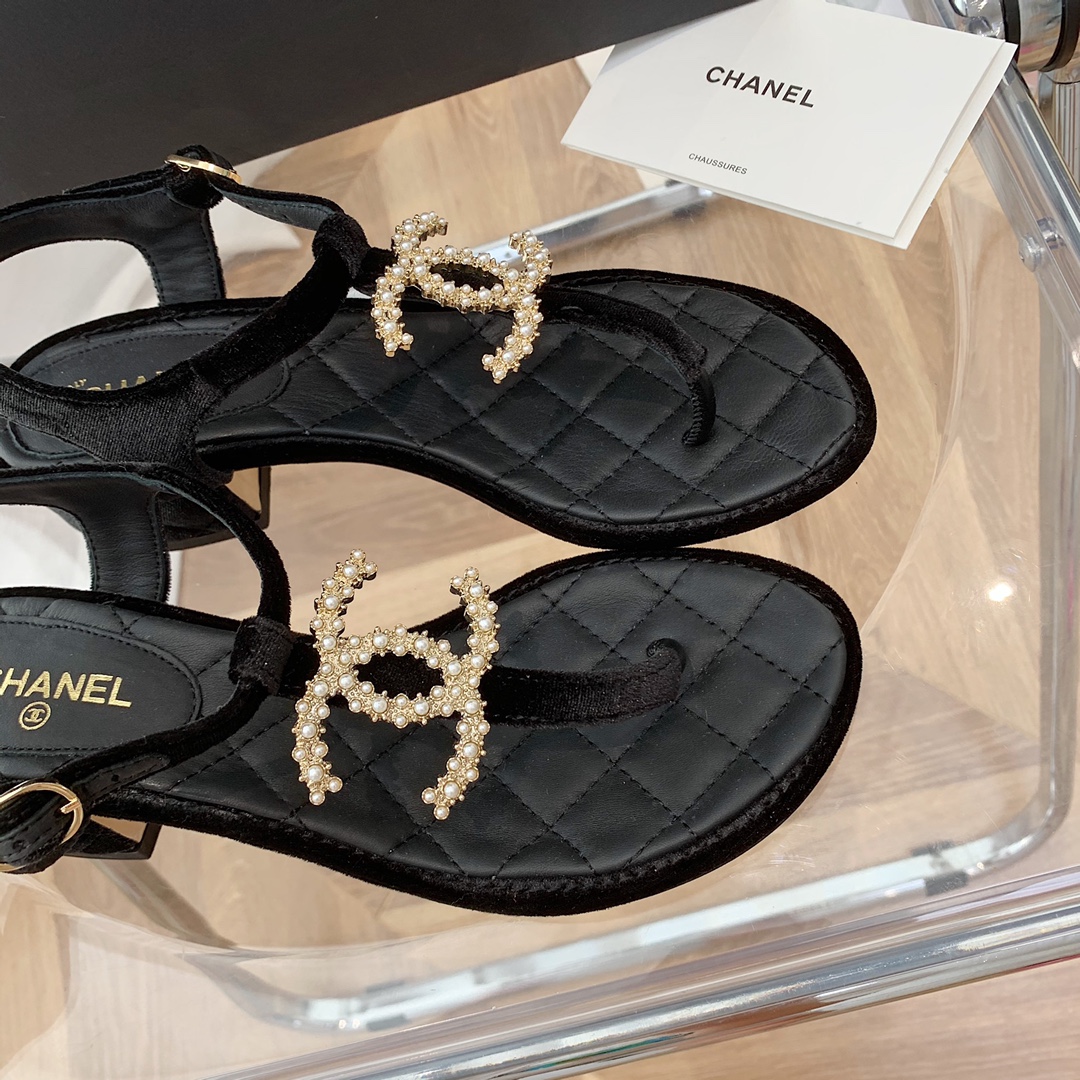 Ch*el slippers 59