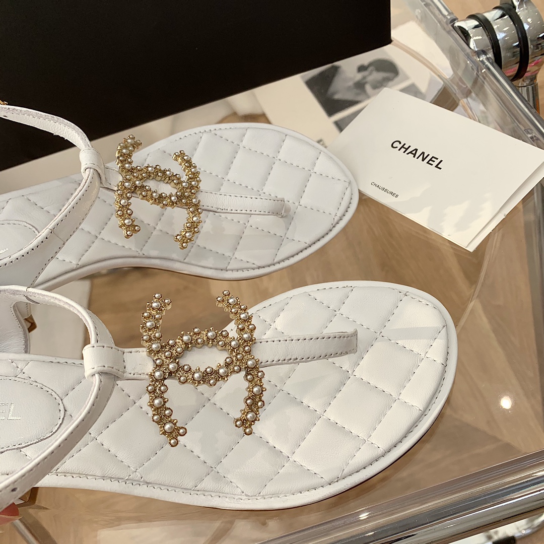 Ch*el slippers 61