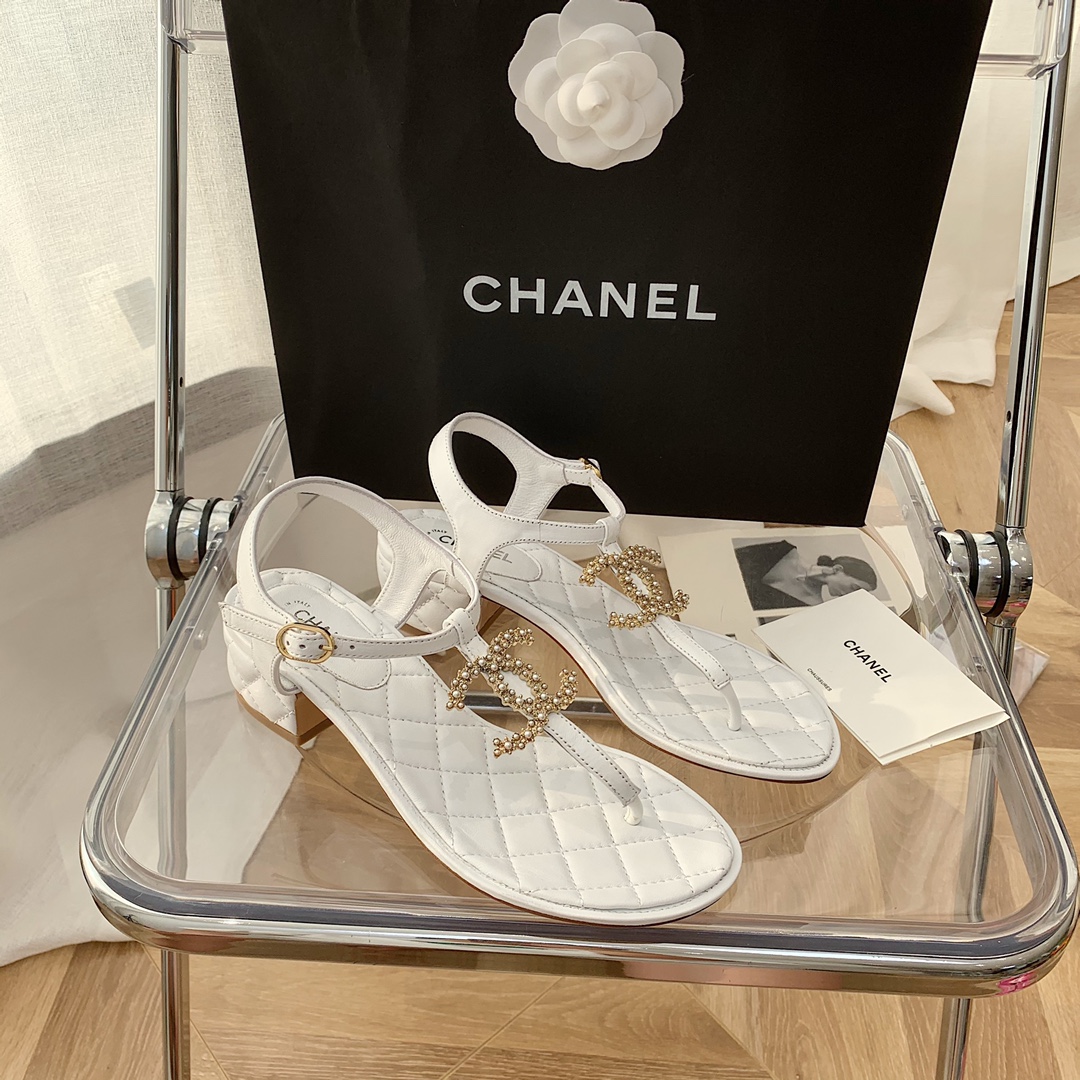Ch*el slippers 61