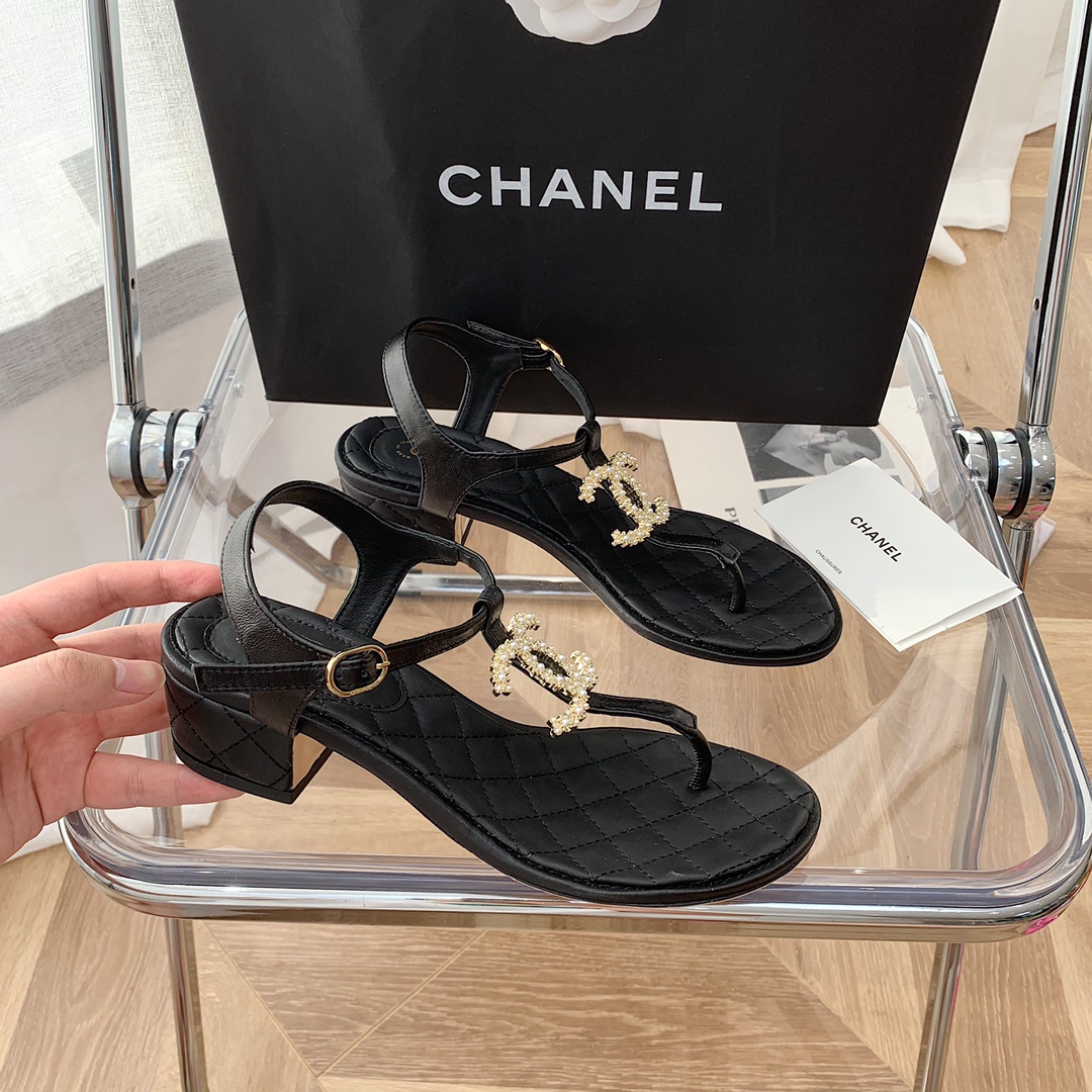 Ch*el slippers 62