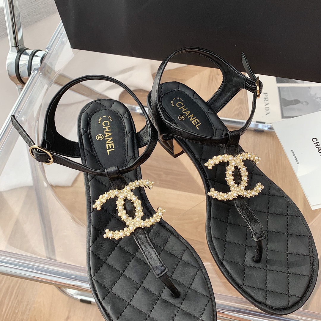 Ch*el slippers 62