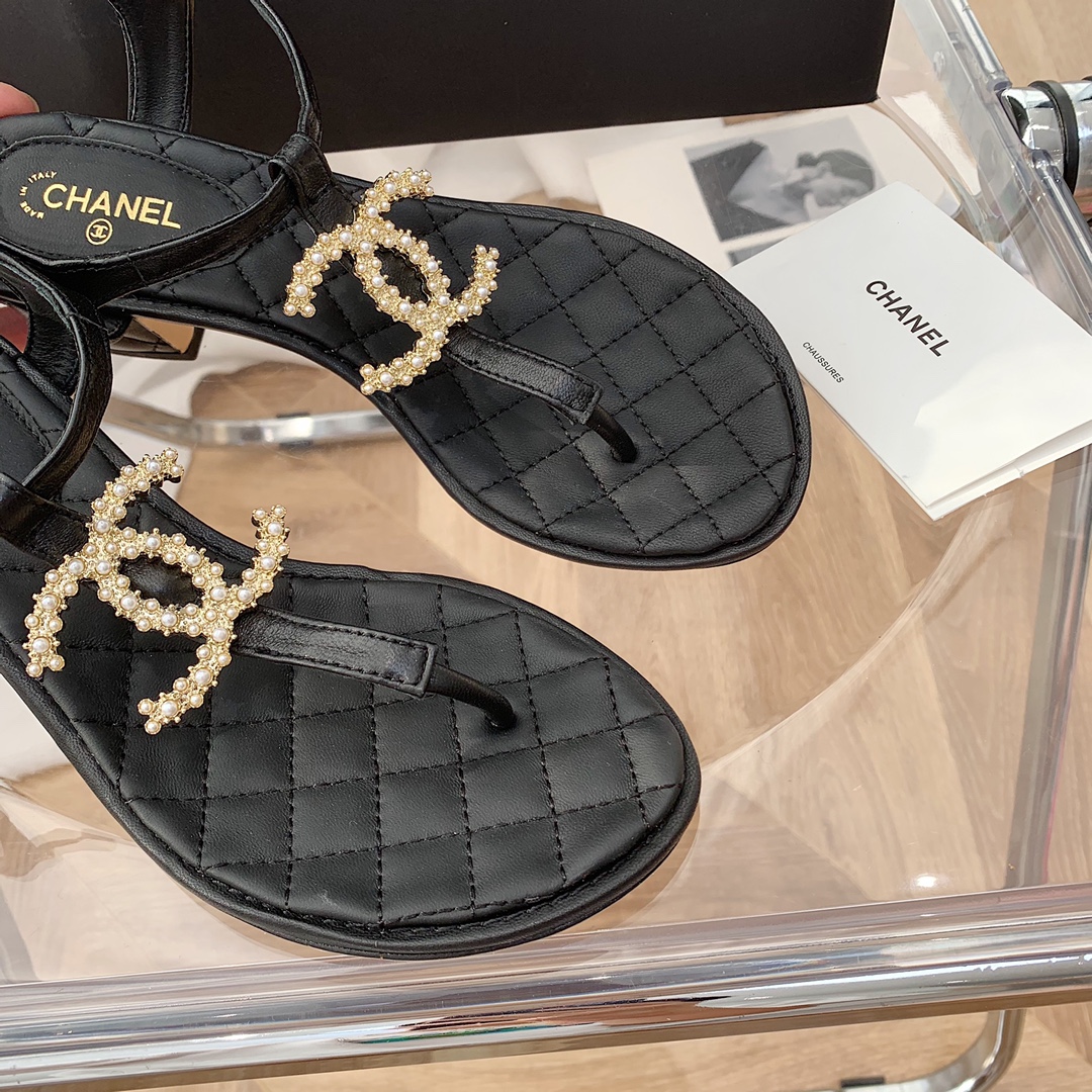 Ch*el slippers 62