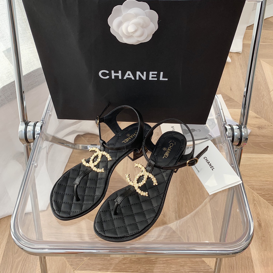 Ch*el slippers 62