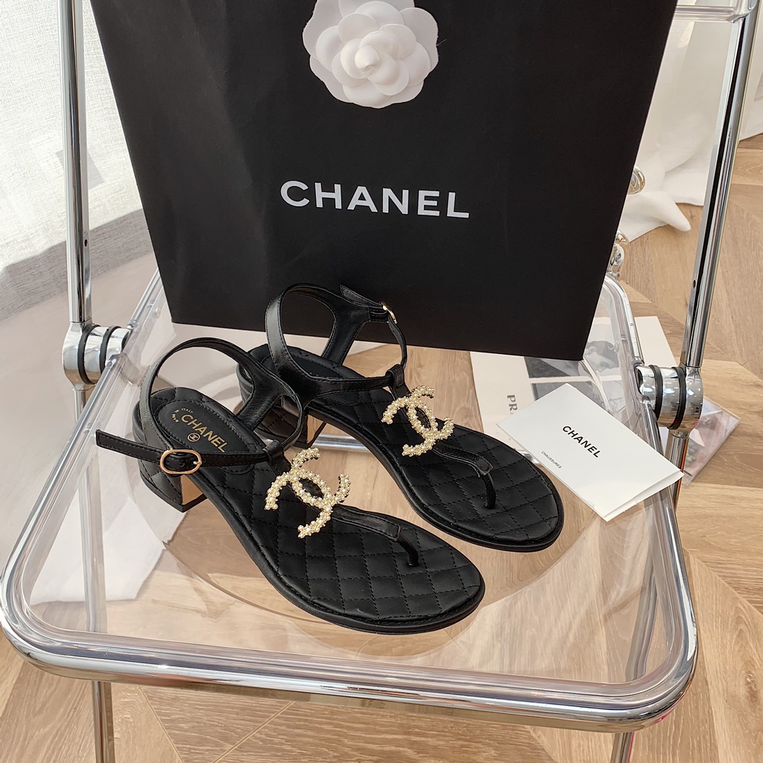 Ch*el slippers 62