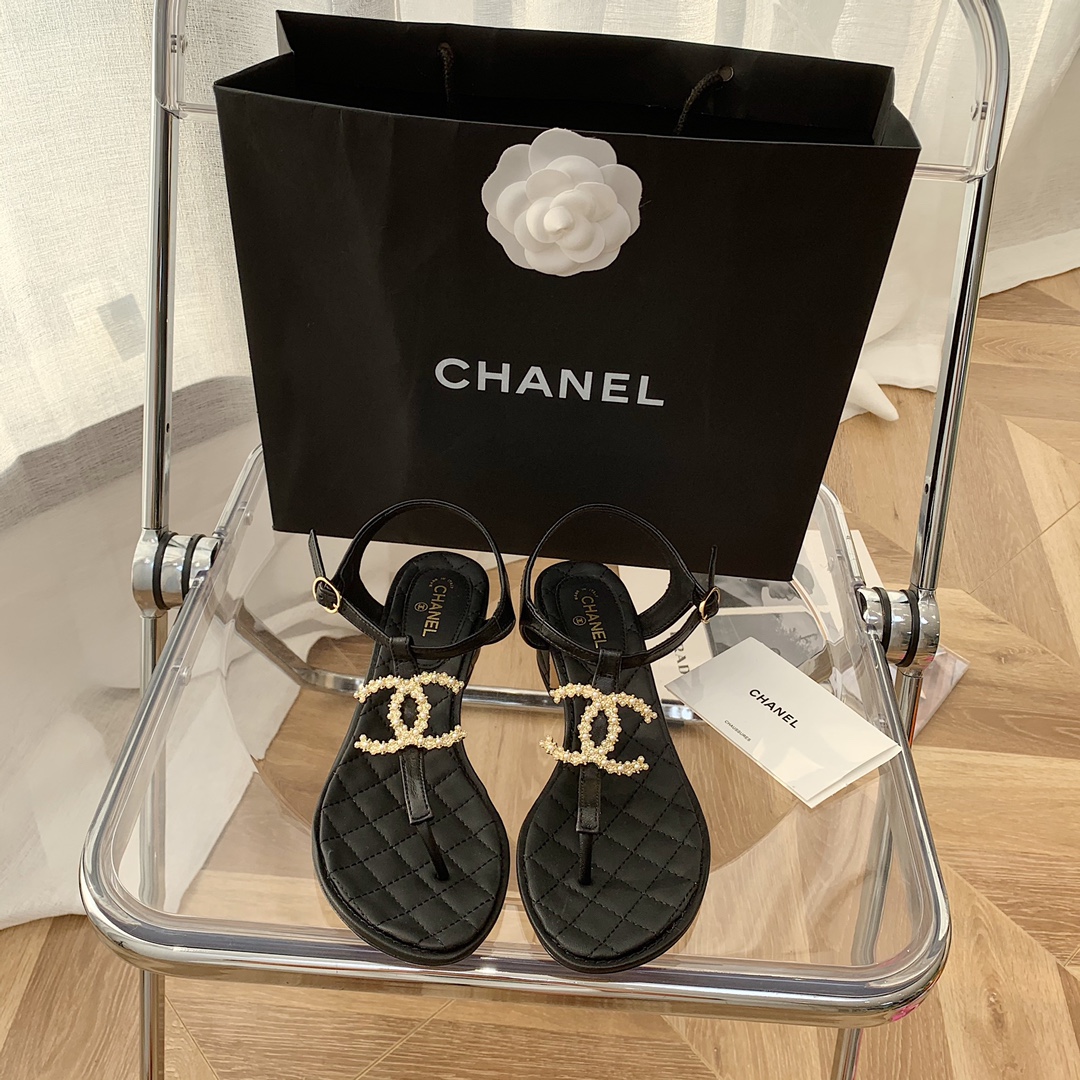 Ch*el slippers 62