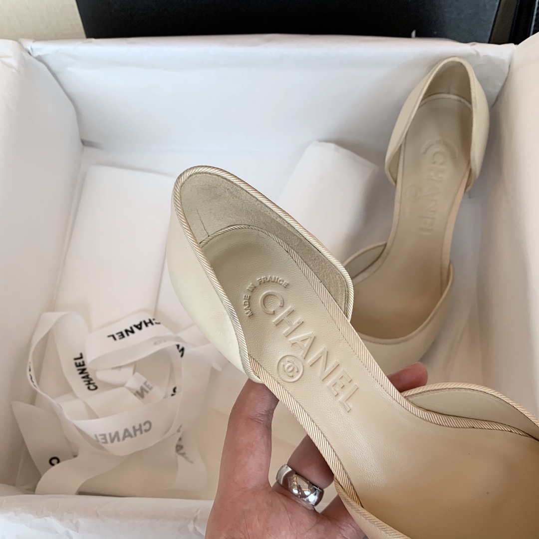 Ch*el high heels 52