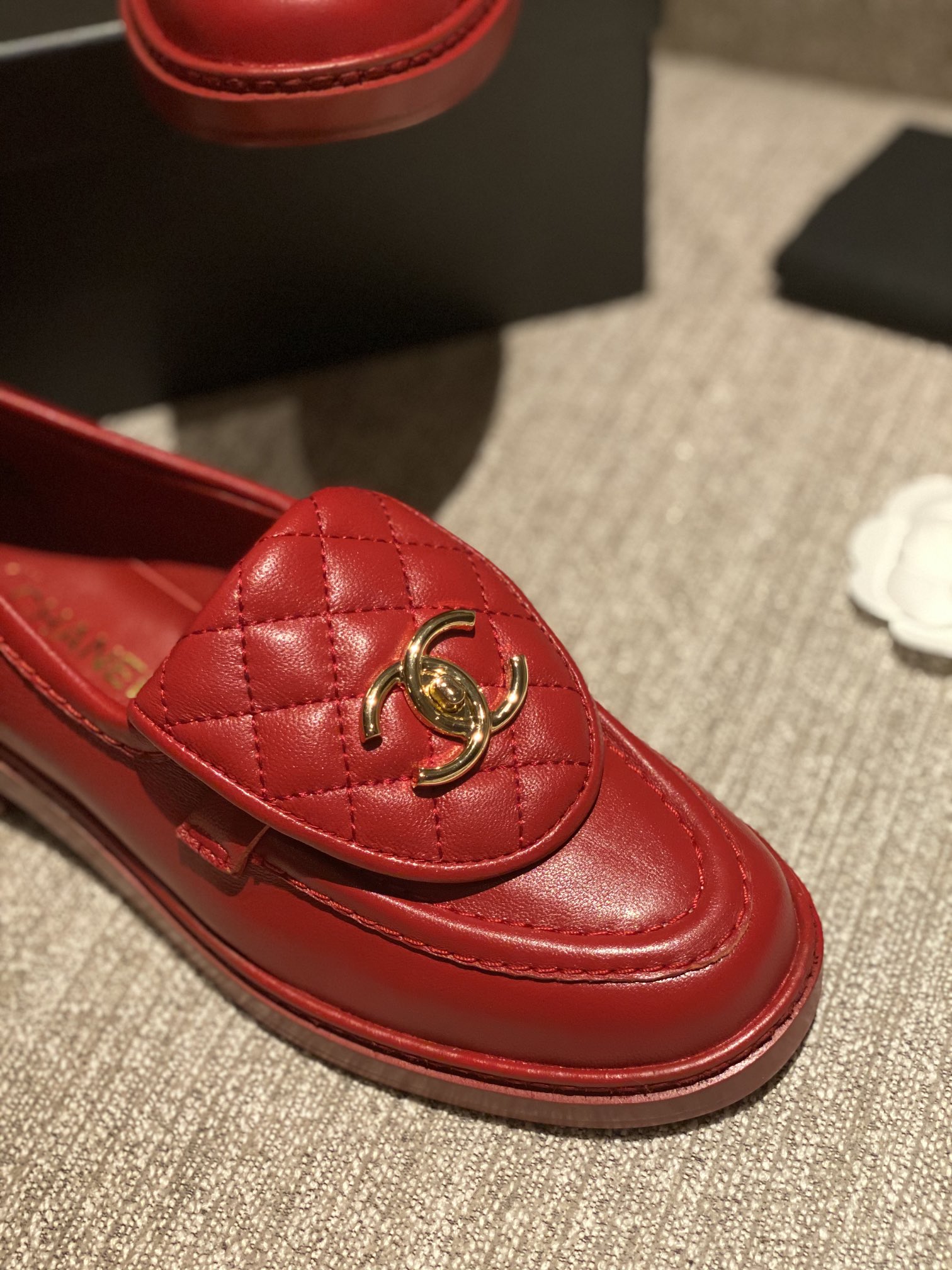 Ch*el flats 22