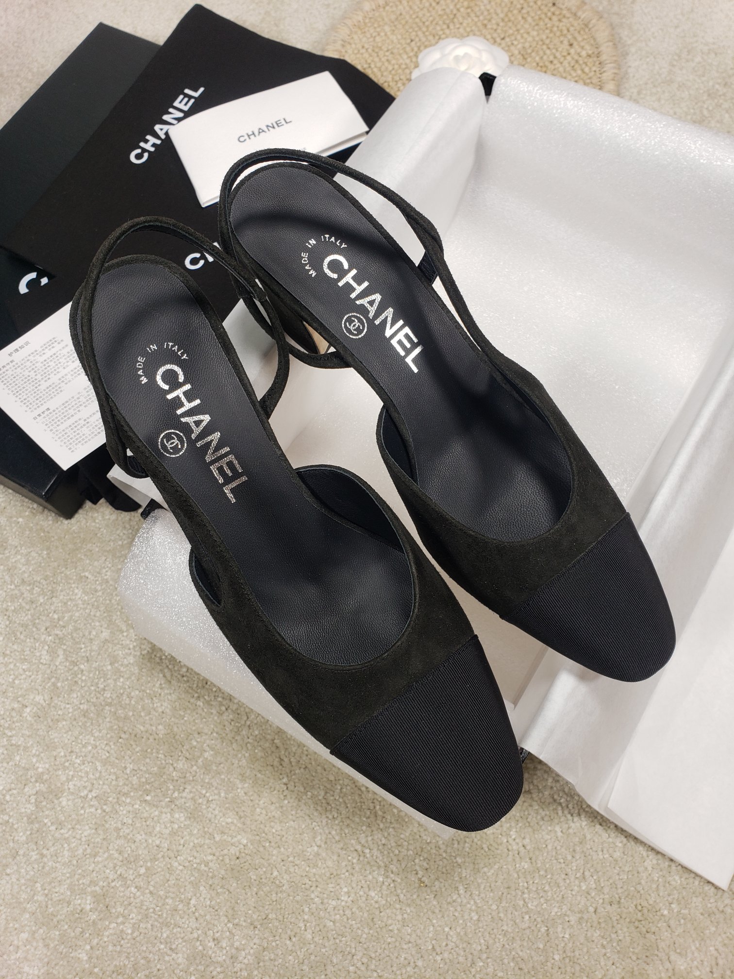 Ch*el flats 36