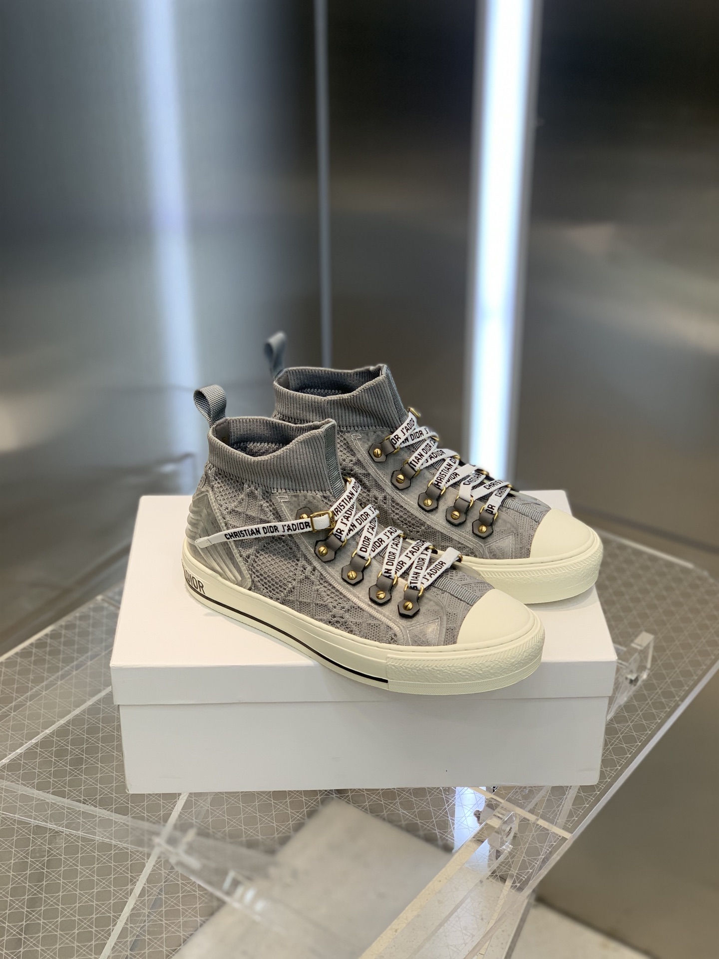 D*or sneakers 11