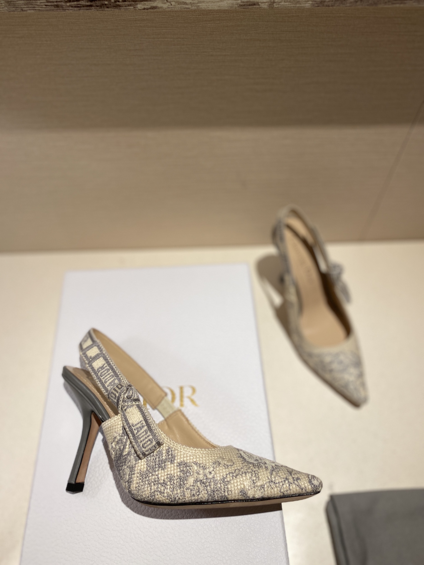 D*or high heels 5
