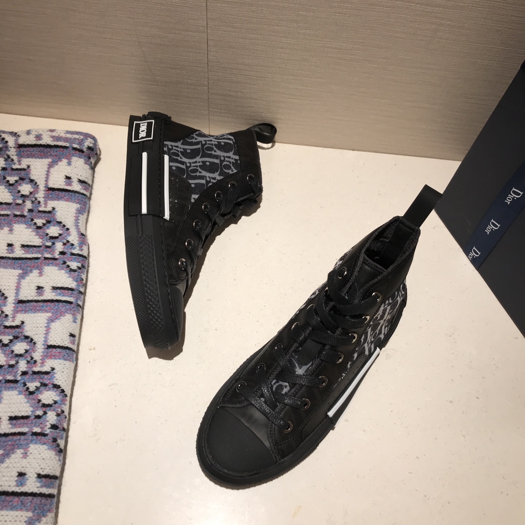 D*or sneakers 34
